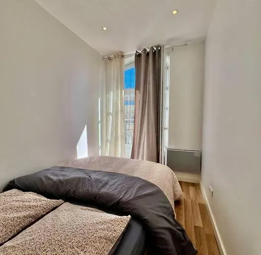 Апартаменты Dezy's House