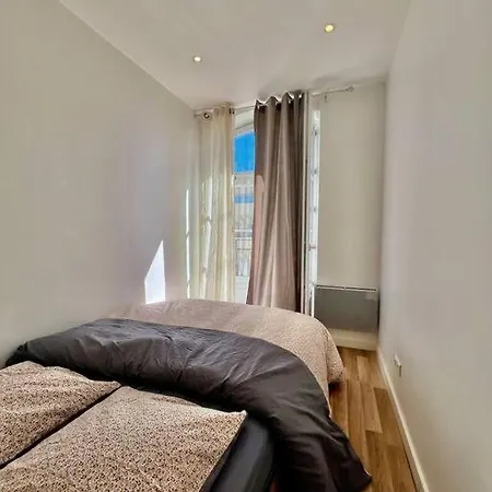 Apartment Dezy's House